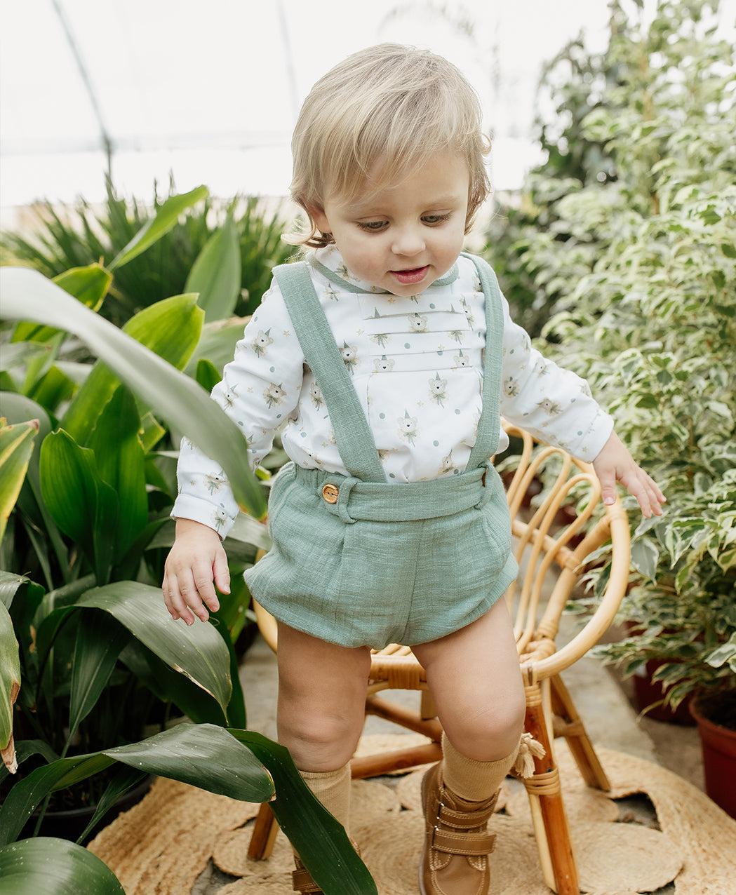 Conjunto de peto con camisa