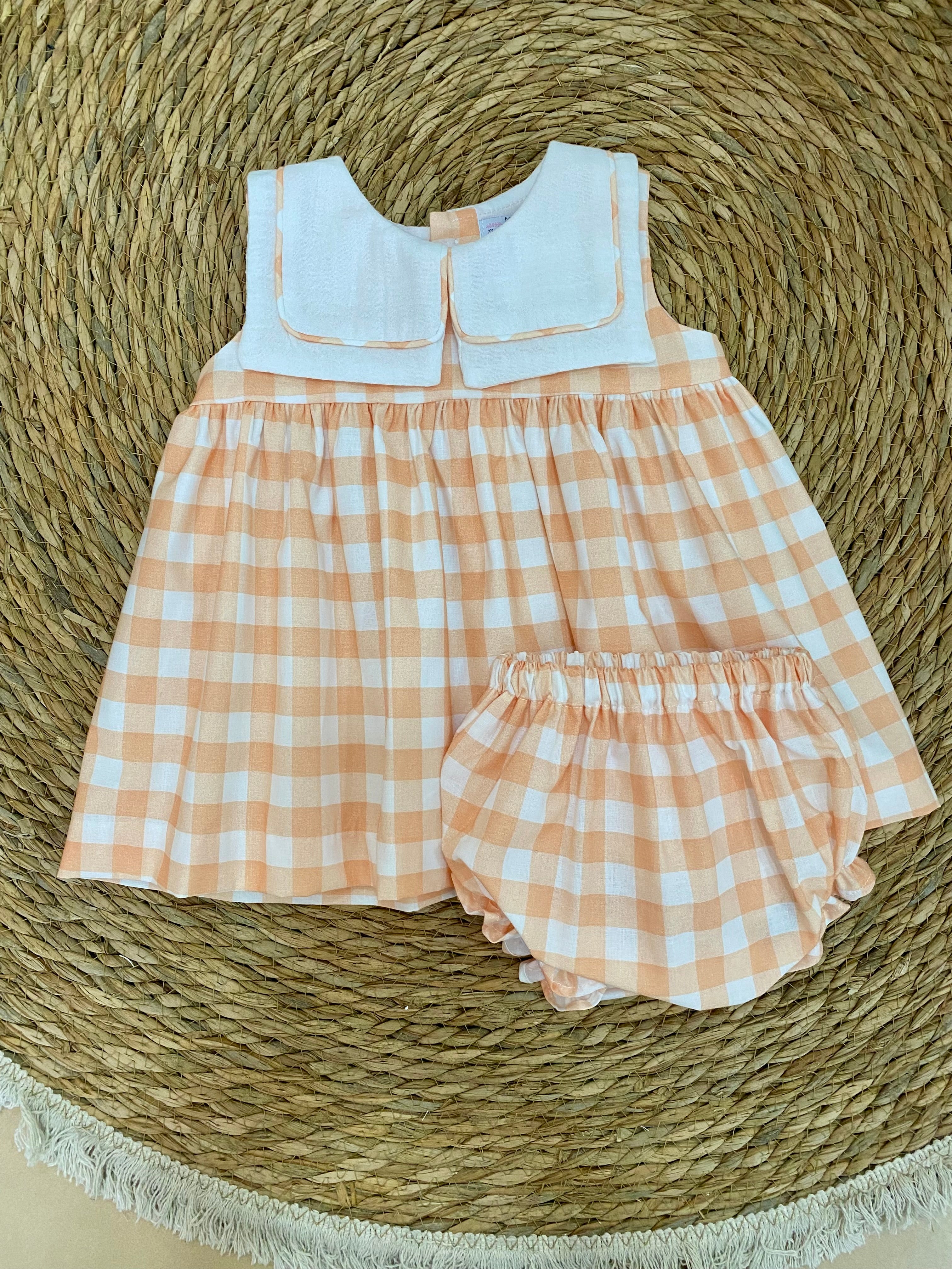 Jesusito vichi naranja con baberola Popys